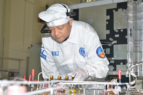 RealWear辅助北斗卫星研制.jpg